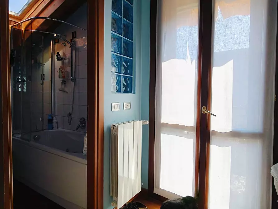 Immagine 7 di Appartamento in vendita  in Via Gian Lorenzo Bernini a Besnate