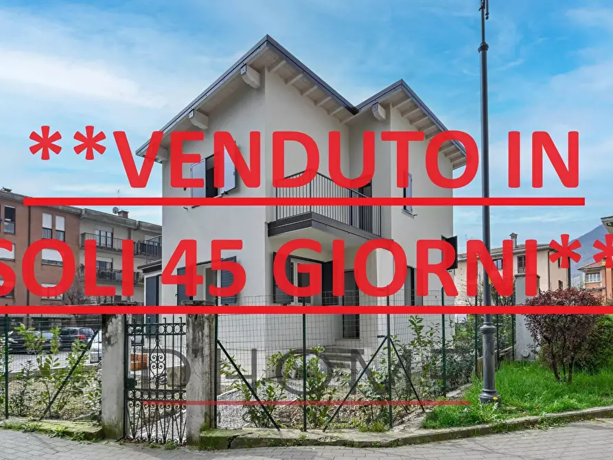 Immagine 1 di Appartamento in vendita  in Via Pietro Paleocapa a Alzano Lombardo