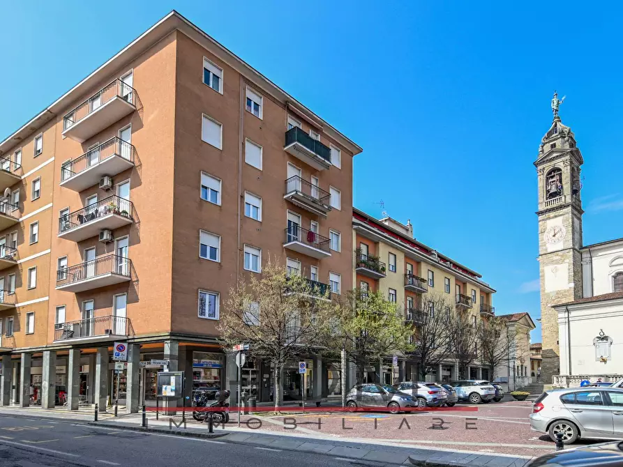 Immagine 1 di Appartamento in vendita  in Piazza Papa Giovanni XXIII a Zanica