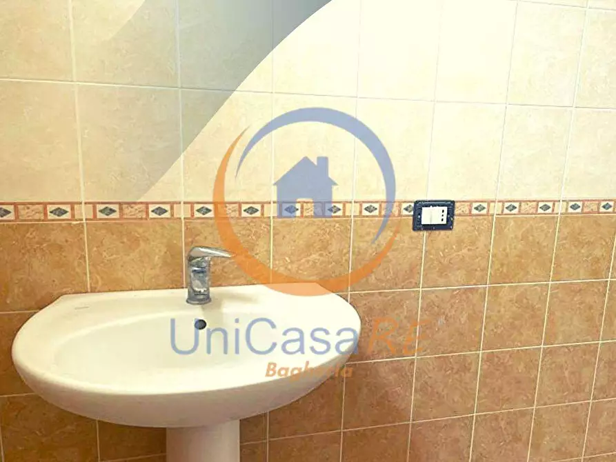 Immagine 3 di Locale commerciale in vendita  in Via la Masa a Bagheria