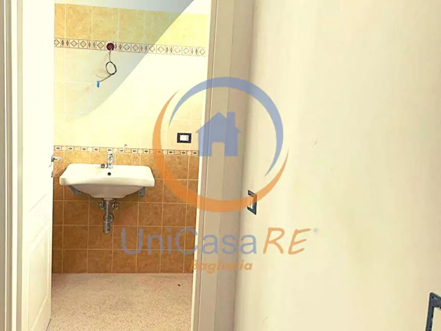 Immagine 4 di Locale commerciale in vendita  in via La Masa a Bagheria