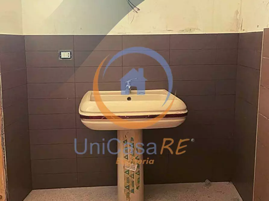 Immagine 5 di Locale commerciale in vendita  in via La Masa a Bagheria