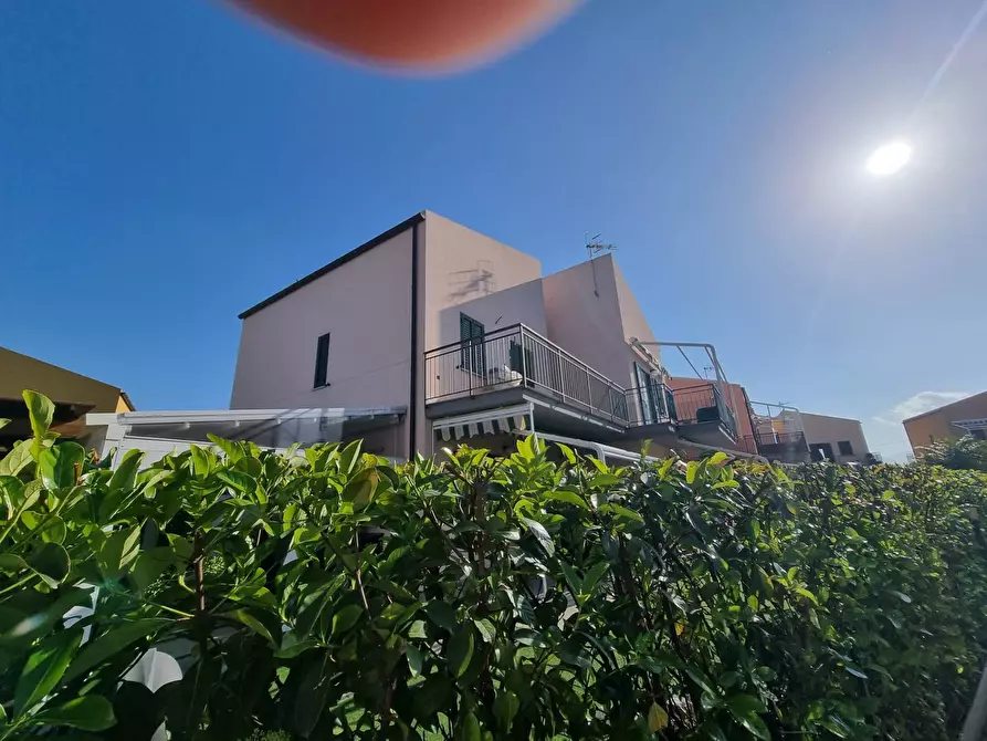 Immagine 2 di Villetta a schiera in vendita  in Viale Delle Tribune a Campofelice Di Roccella