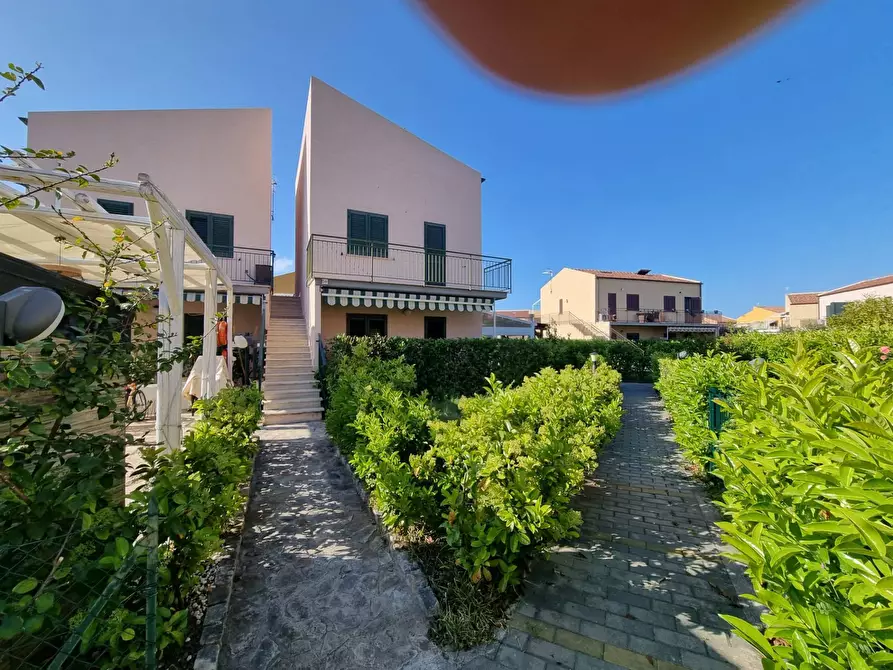 Immagine 3 di Villetta a schiera in vendita  in Viale Delle Tribune a Campofelice Di Roccella