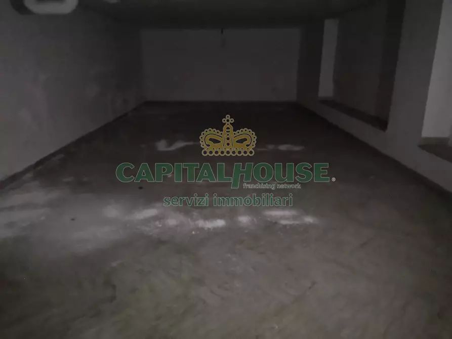 Immagine 6 di Locale commerciale in affitto  a San Nicola La Strada