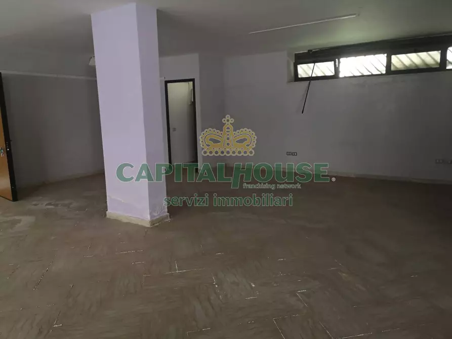 Immagine 4 di Locale commerciale in affitto  a San Nicola La Strada