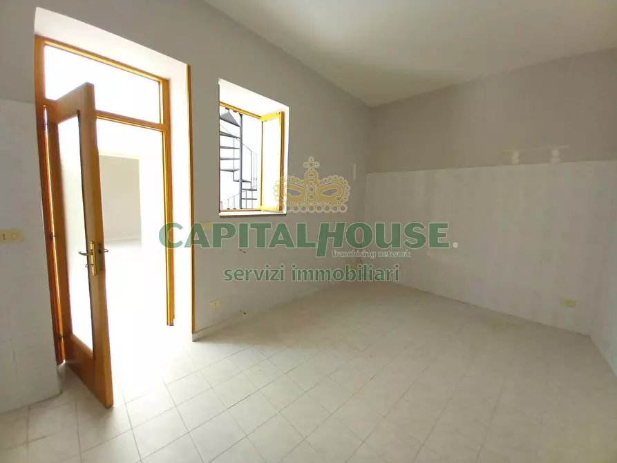 Immagine 26 di Casa indipendente in vendita  a Pignataro Maggiore