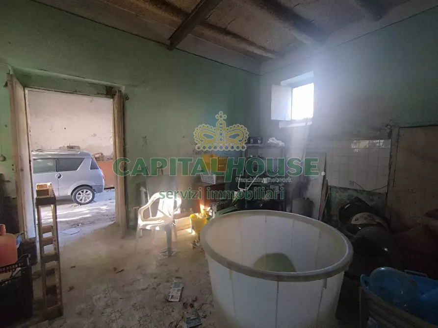 Immagine 6 di Casa indipendente in vendita  a Vitulazio