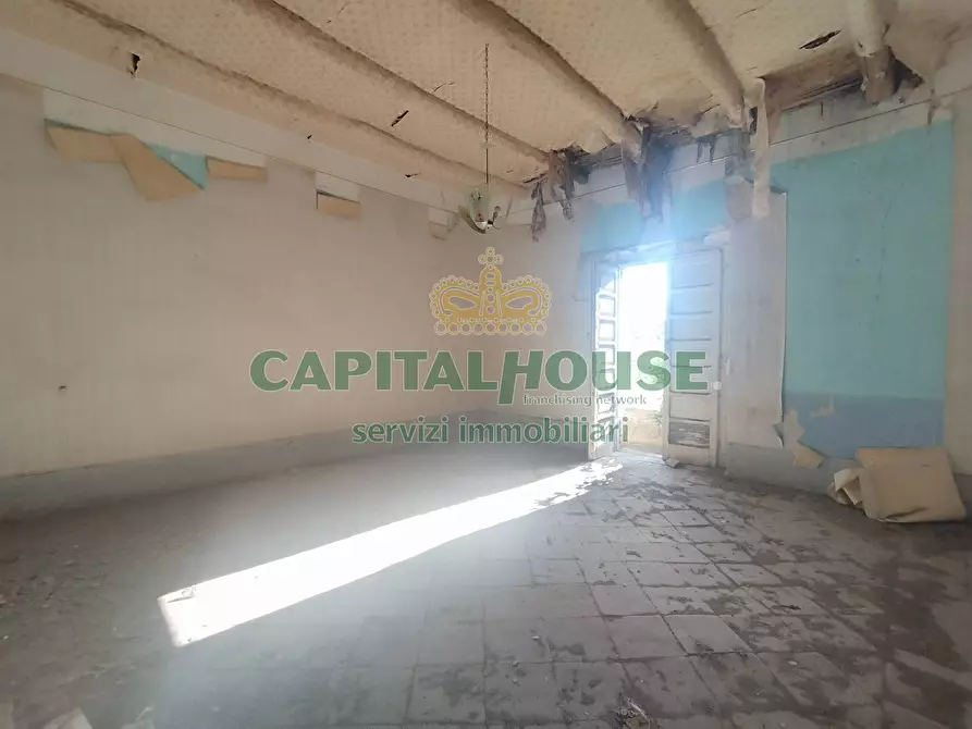 Immagine 13 di Casa indipendente in vendita  a Vitulazio