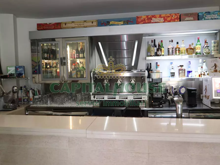 Immagine 10 di Attività commerciale in vendita  a San Nicola La Strada