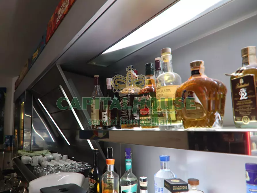 Immagine 13 di Attività commerciale in vendita  a San Nicola La Strada