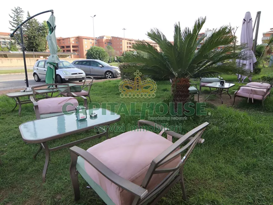 Immagine 28 di Attività commerciale in vendita  a San Nicola La Strada