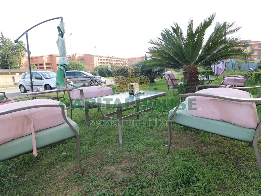 Immagine 29 di Attività commerciale in vendita  a San Nicola La Strada