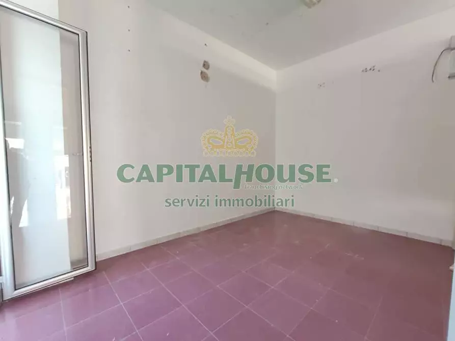 Immagine 14 di Locale commerciale in affitto  a Santa Maria Capua Vetere