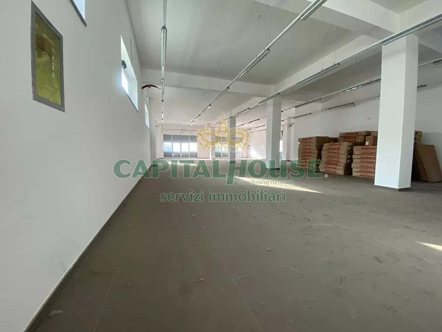 Immagine 3 di Locale commerciale in affitto  a Mercato San Severino