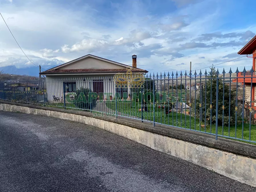 Immagine 1 di Villa in vendita  a San Michele Di Serino
