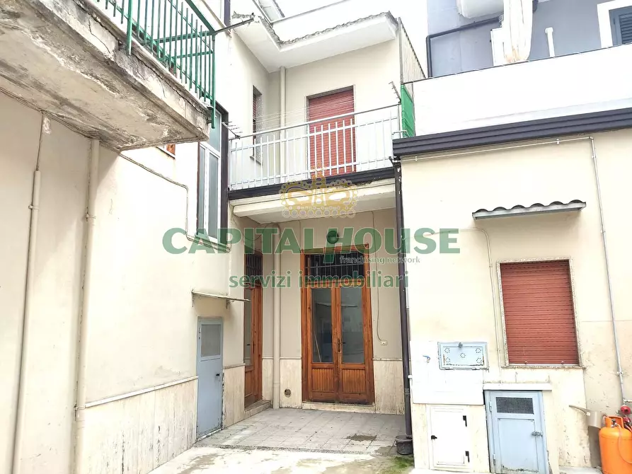 Immagine 1 di Casa semindipendente in vendita  a Sirignano