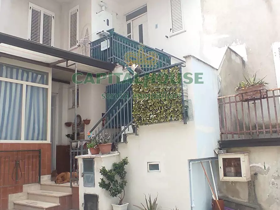 Immagine 1 di Casa semindipendente in vendita  a Sirignano