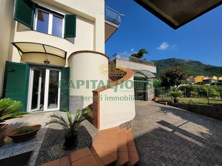 Immagine 6 di Villa in vendita  a Baronissi