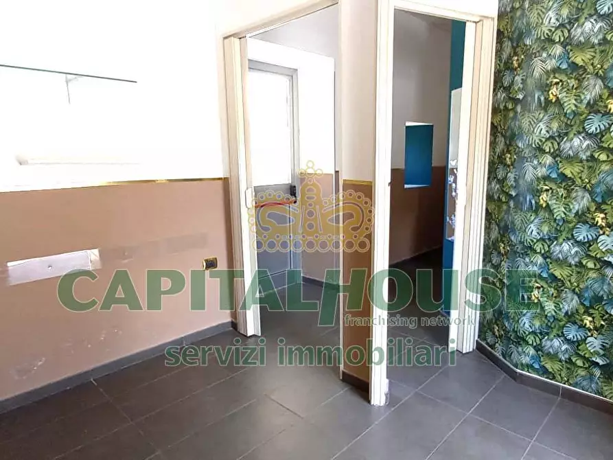 Immagine 6 di Locale commerciale in affitto  a Capua