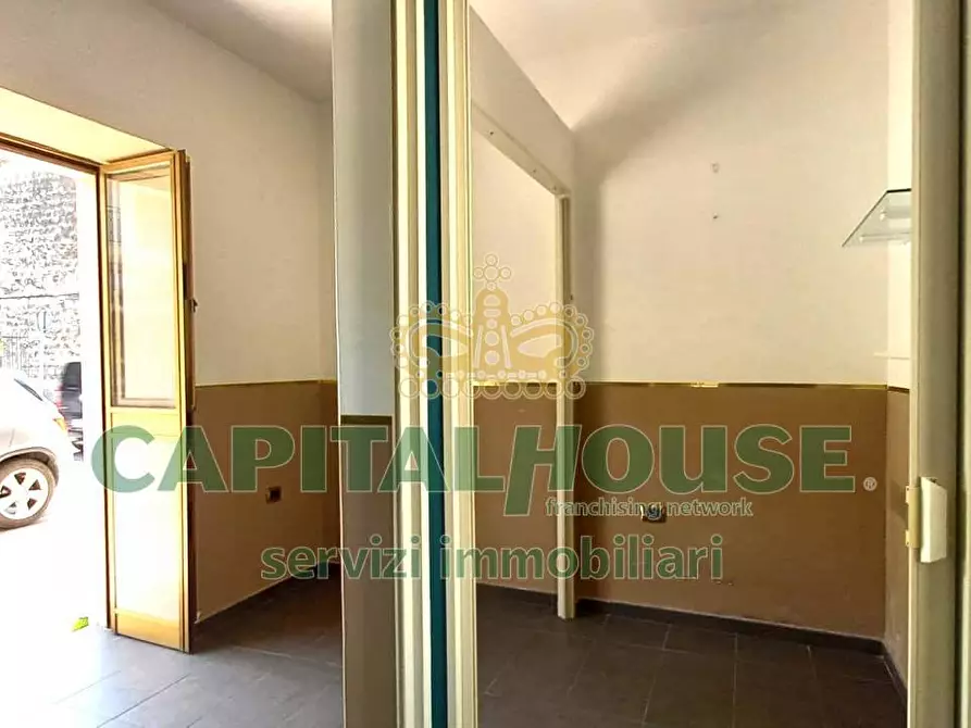 Immagine 9 di Locale commerciale in affitto  a Capua