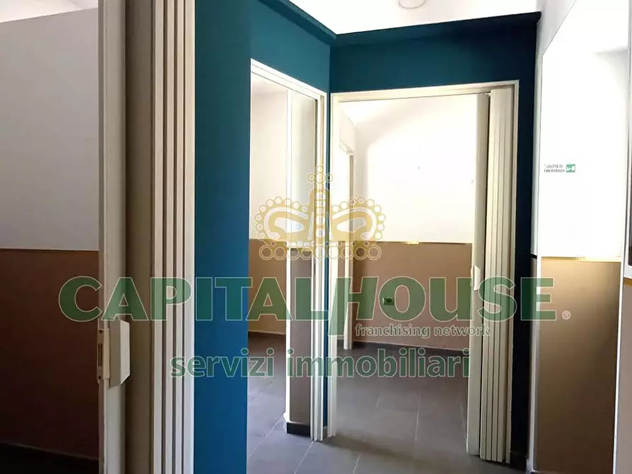 Immagine 11 di Locale commerciale in affitto  a Capua