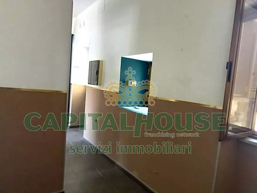 Immagine 17 di Locale commerciale in affitto  a Capua