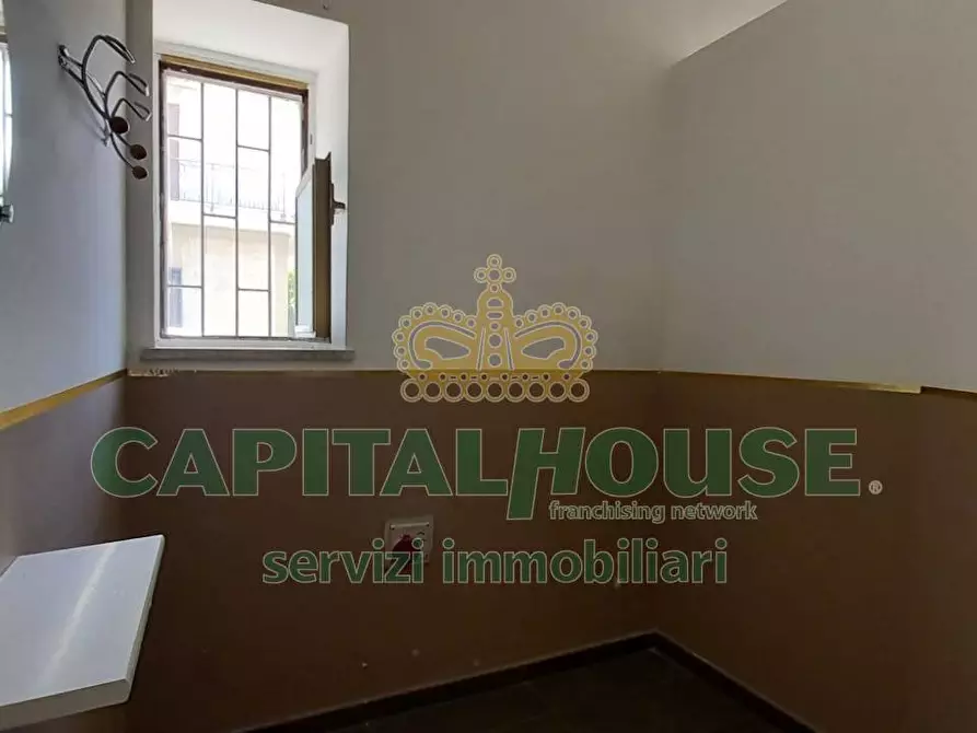 Immagine 26 di Locale commerciale in affitto  a Capua