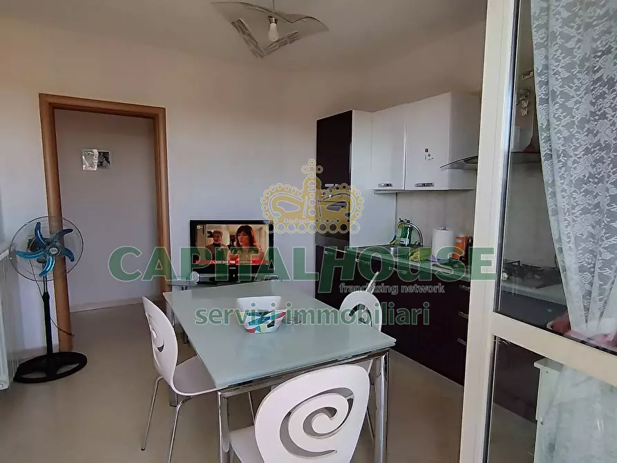 Immagine 4 di Appartamento in vendita  a Vitulazio