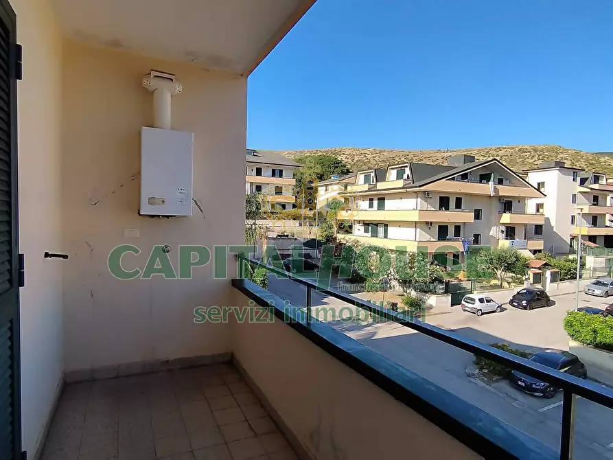 Immagine 9 di Appartamento in vendita  a Vitulazio