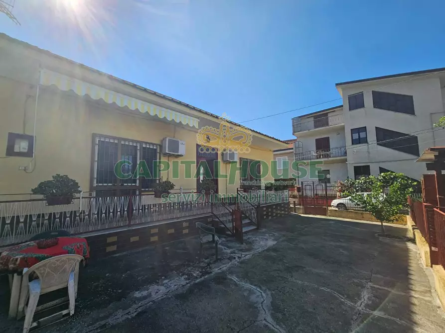 Immagine 8 di Villa in vendita  a Vitulazio