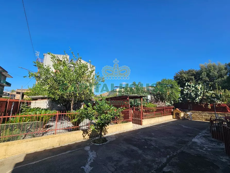 Immagine 12 di Villa in vendita  a Vitulazio