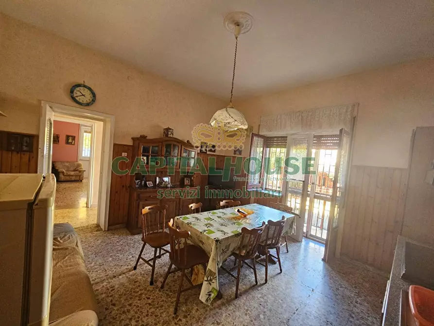 Immagine 15 di Villa in vendita  a Vitulazio