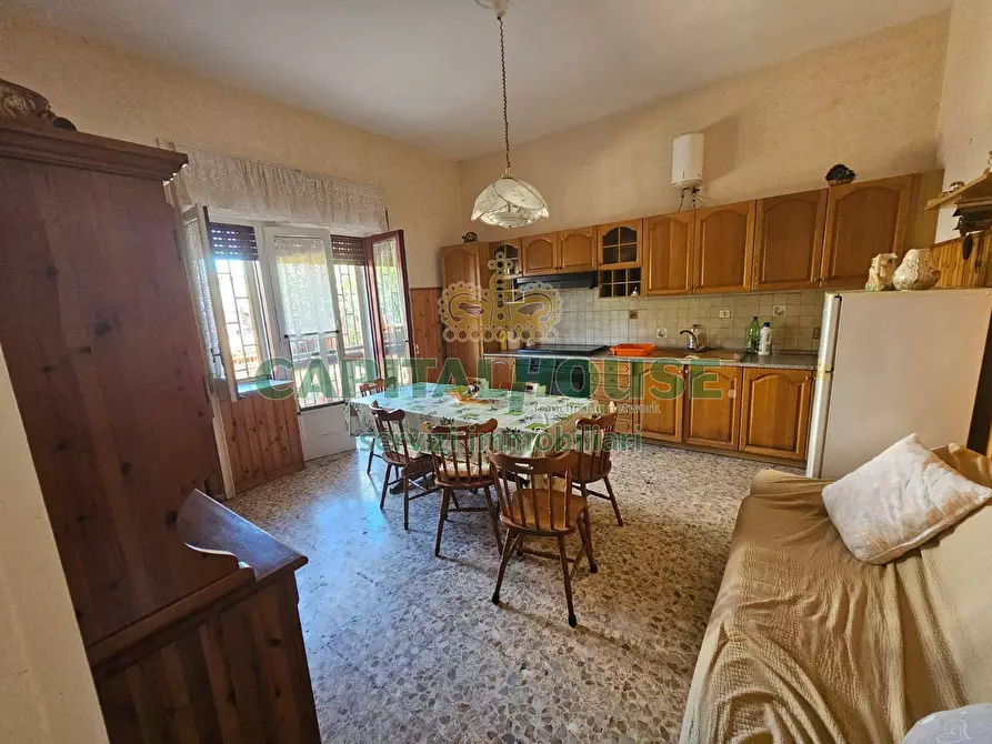 Immagine 17 di Villa in vendita  a Vitulazio