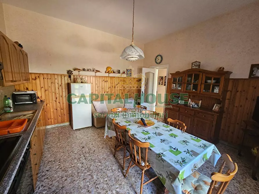 Immagine 19 di Villa in vendita  a Vitulazio