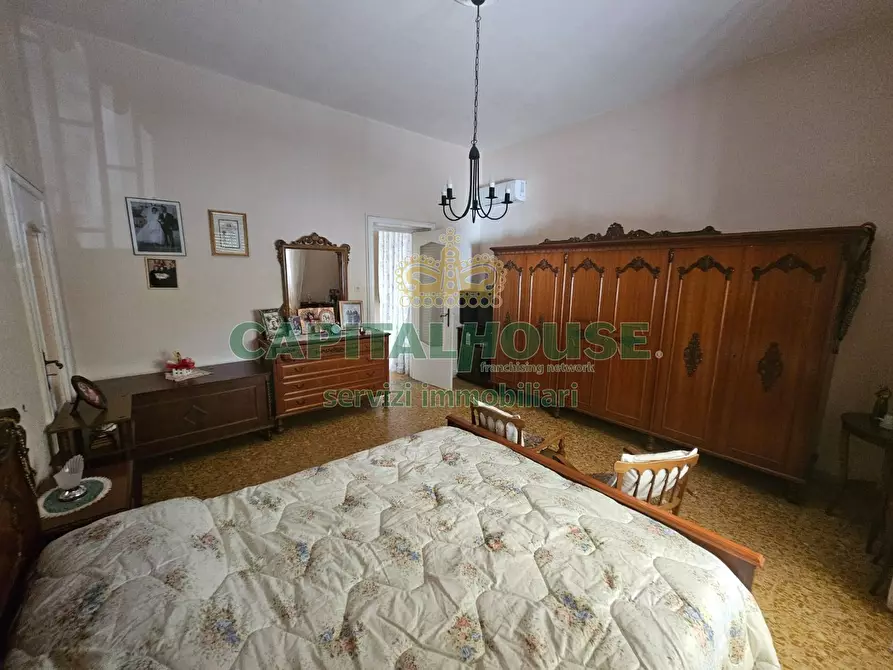 Immagine 25 di Villa in vendita  a Vitulazio