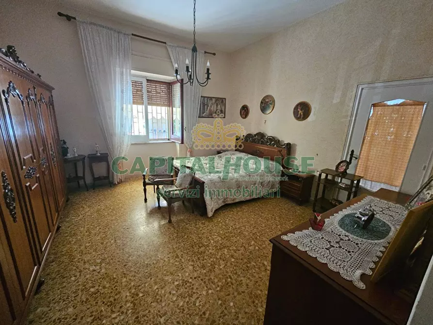 Immagine 26 di Villa in vendita  a Vitulazio