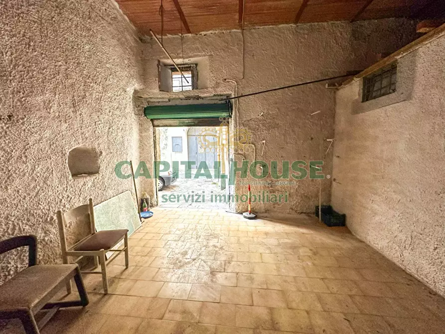 Immagine 2 di Box auto in vendita  a Capua