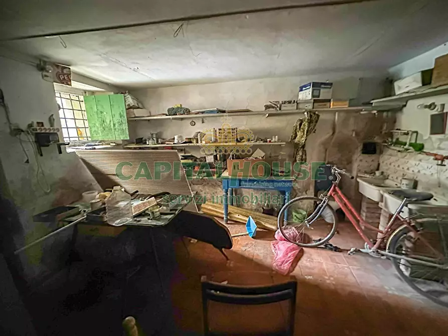 Immagine 2 di Box auto in vendita  a Capua