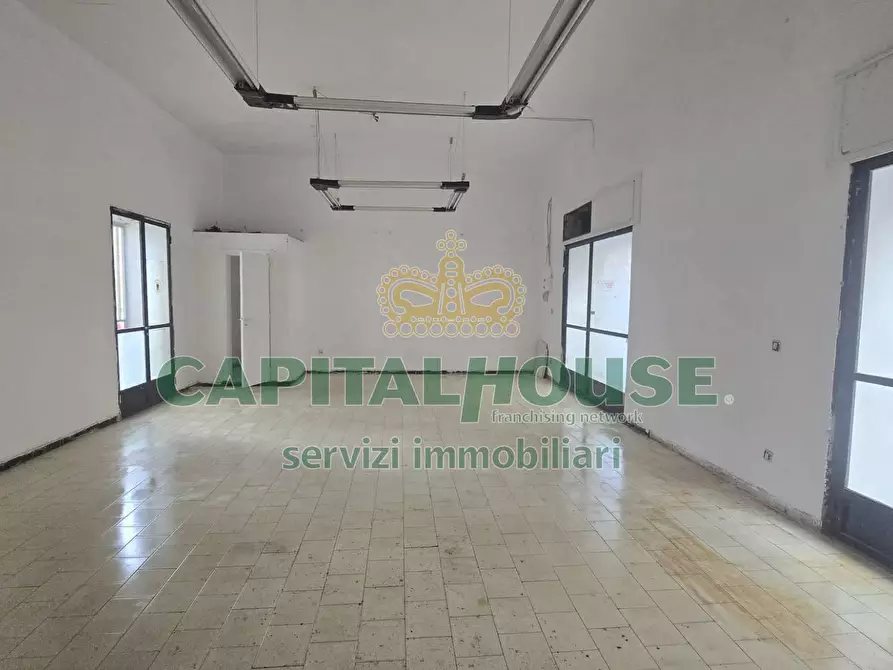 Immagine 5 di Locale commerciale in affitto  a San Nicola La Strada