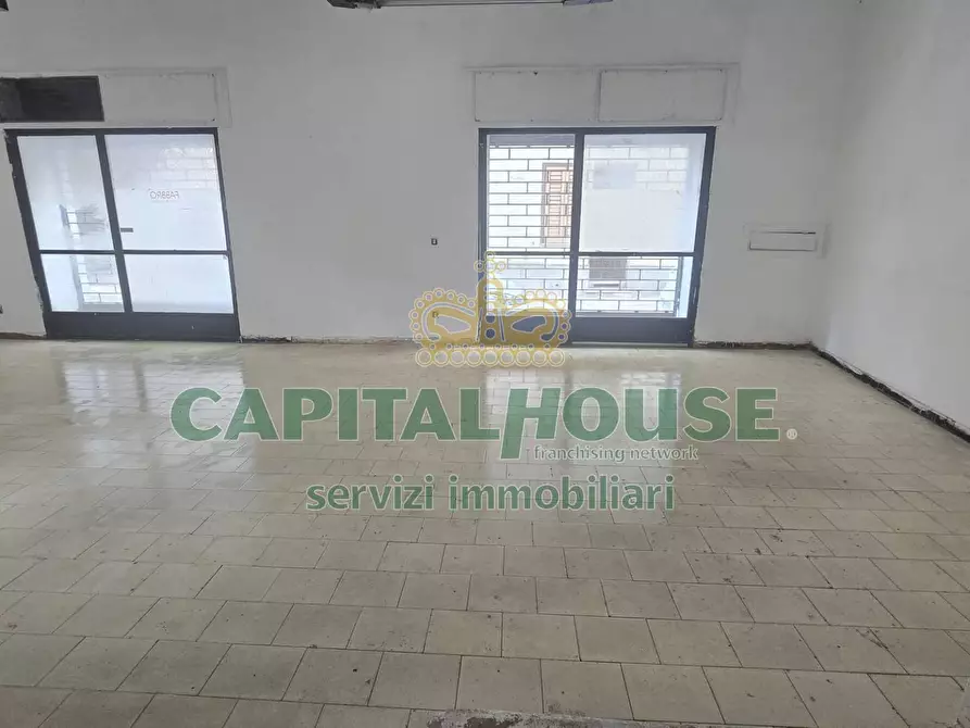 Immagine 8 di Locale commerciale in affitto  a San Nicola La Strada