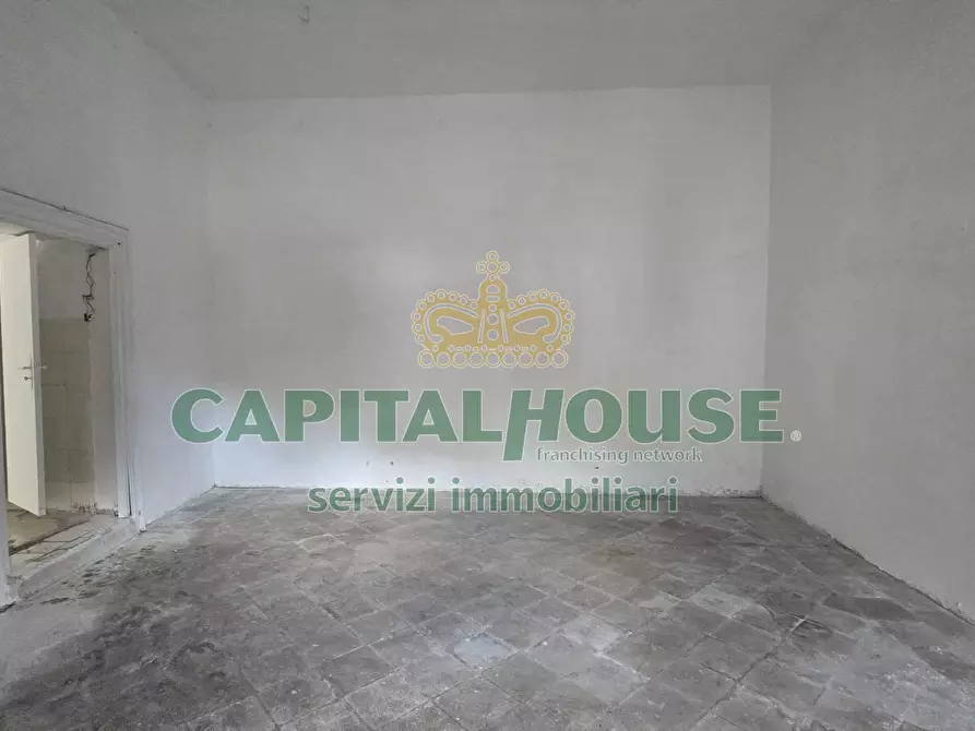 Immagine 10 di Locale commerciale in affitto  a San Nicola La Strada