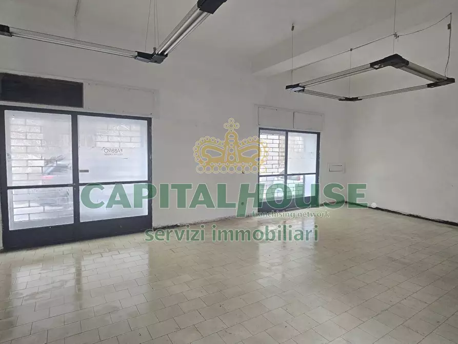 Immagine 11 di Locale commerciale in affitto  a San Nicola La Strada