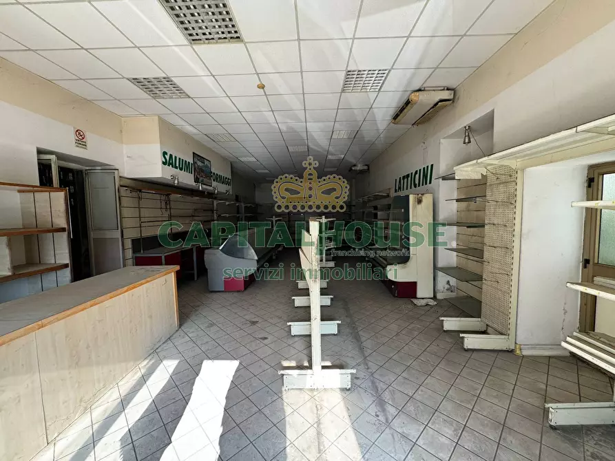 Immagine 2 di Locale commerciale in affitto  a Somma Vesuviana