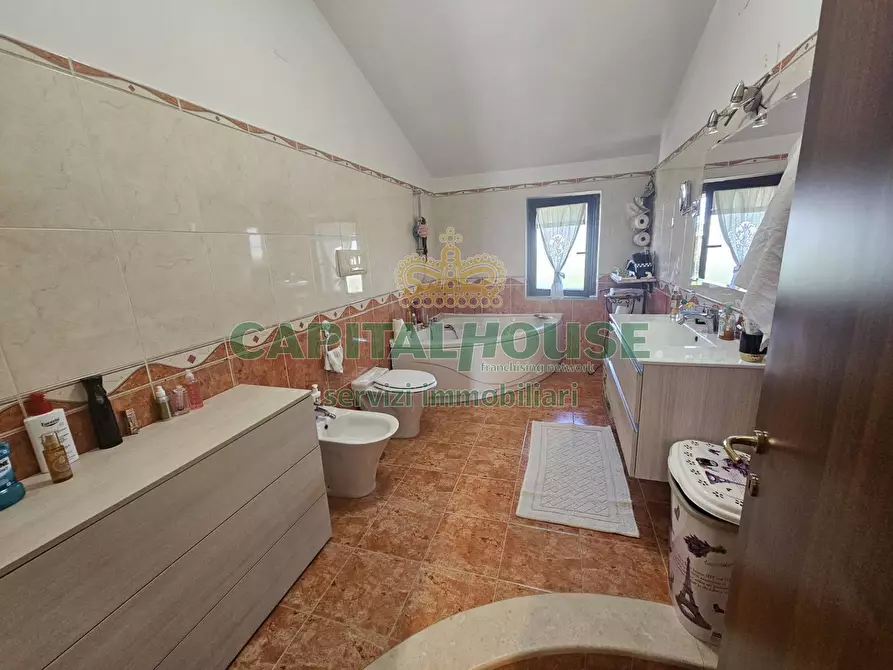 Immagine 21 di Villa in vendita  a Pignataro Maggiore