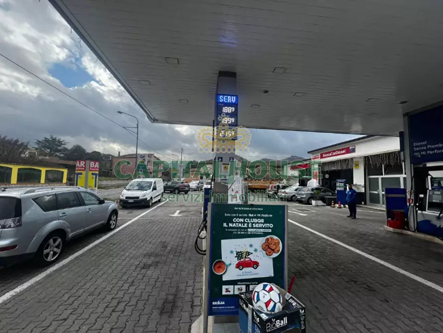 Immagine 2 di Locale commerciale in vendita  a Fisciano