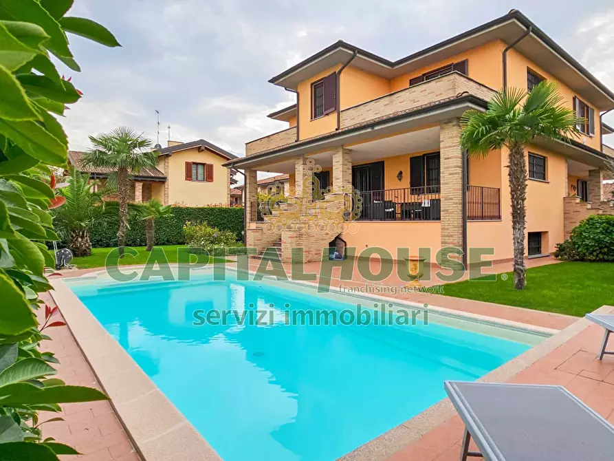 Immagine 1 di Villa in vendita  a Ceranova