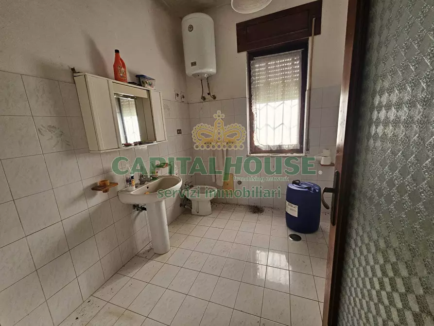 Immagine 4 di Rustico / casale in vendita  a Pignataro Maggiore