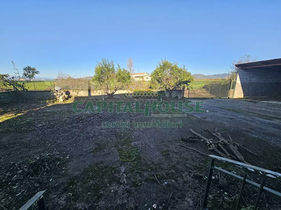 Immagine 17 di Rustico / casale in vendita  a Pignataro Maggiore