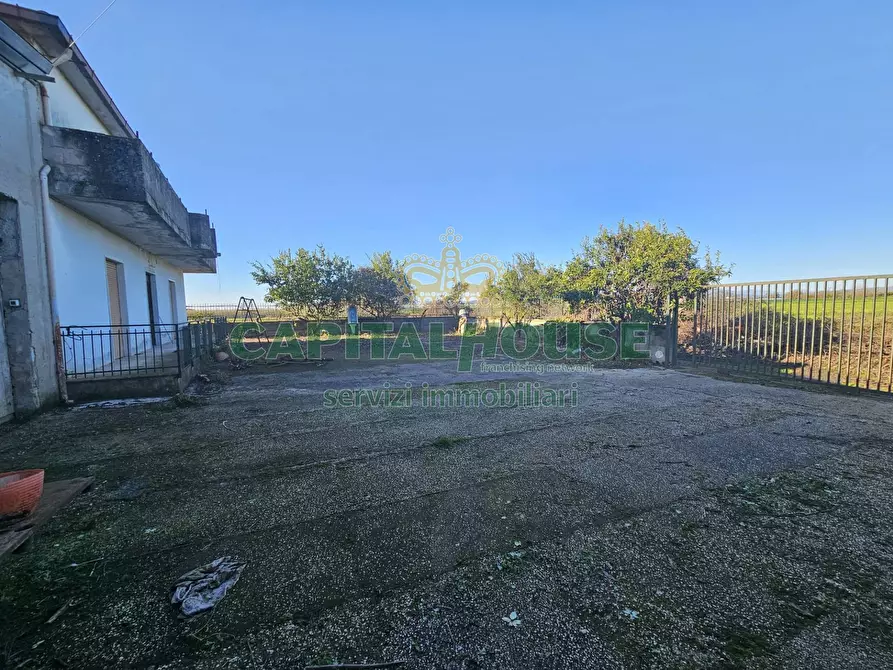 Immagine 25 di Rustico / casale in vendita  a Pignataro Maggiore